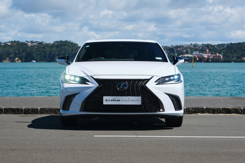 2026 Lexus ES 300h F Sport image 2