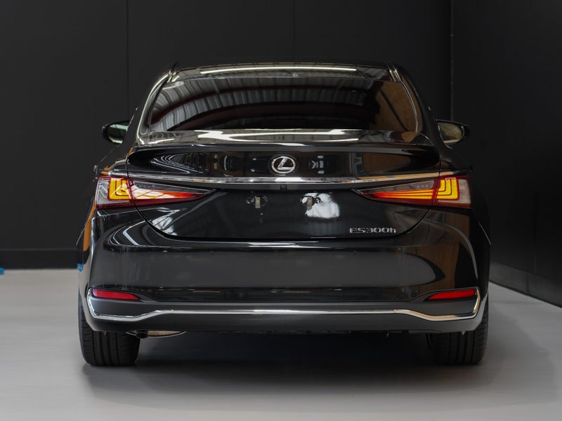 2026 Lexus ES 300h Limited 2.5P HV ECVT FWD SD/... image 5