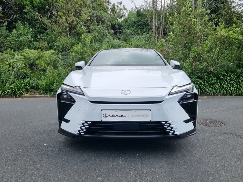 2026 Lexus ES 300h Premium 2.5L Hybrid FWD Sedan image 2