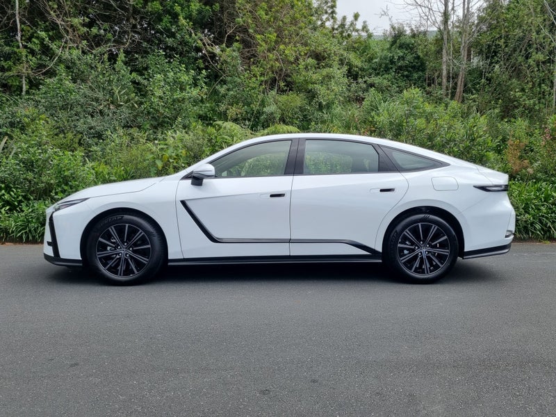 2026 Lexus ES 300h Premium 2.5L Hybrid FWD Sedan image 4