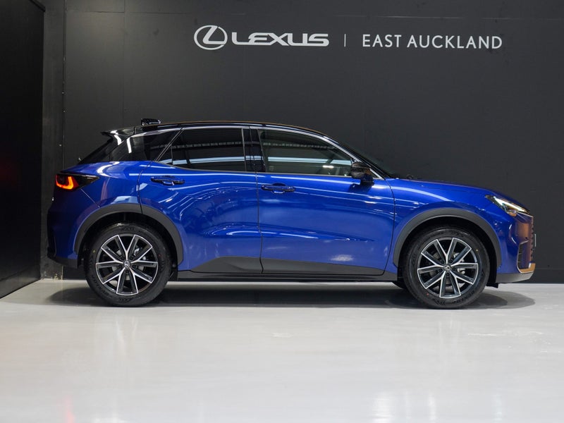 2026 Lexus LBX Active 1.5P HEV ECVT FWD SUV/5D/5S image 3