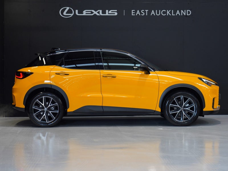 2026 Lexus LBX Active 1.5P HEV ECVT FWD SUV/5D/5S image 3