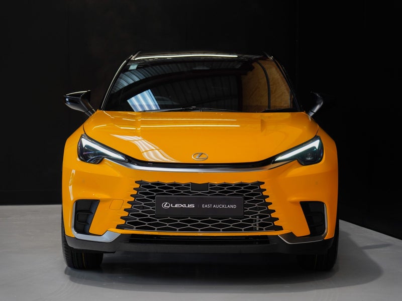 2026 Lexus LBX Active 1.5P HEV ECVT FWD SUV/5D/5S image 4