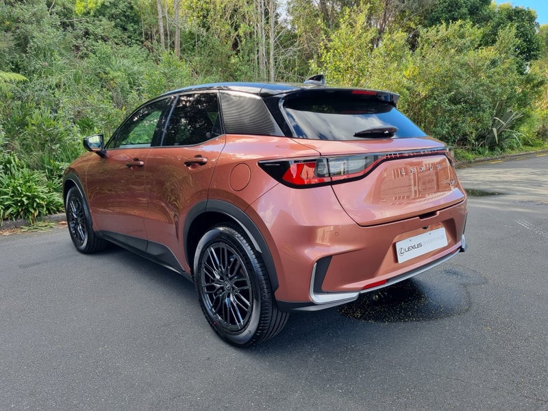 2026 Lexus LBX Cool 1.5L Hybrid FWD SUV image 5