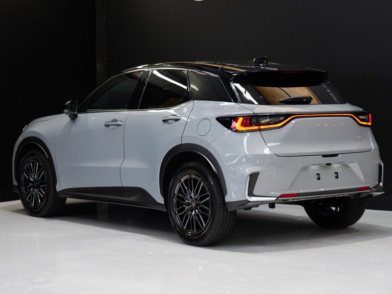 2026 Lexus LBX Cool 1.5P HEV ECVT FWD SUV/5D/5S image 2