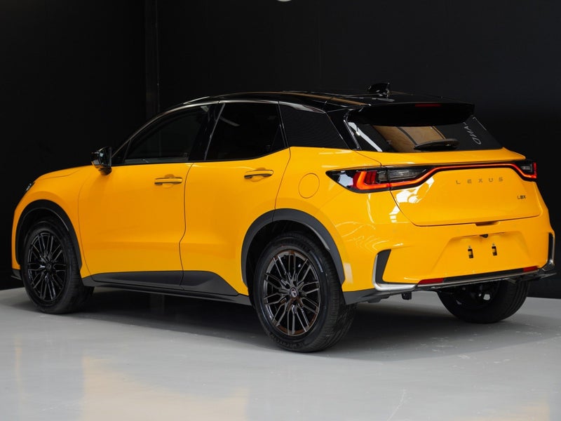 2026 Lexus LBX Cool 1.5P HEV ECVT FWD SUV/5D/5S image 2
