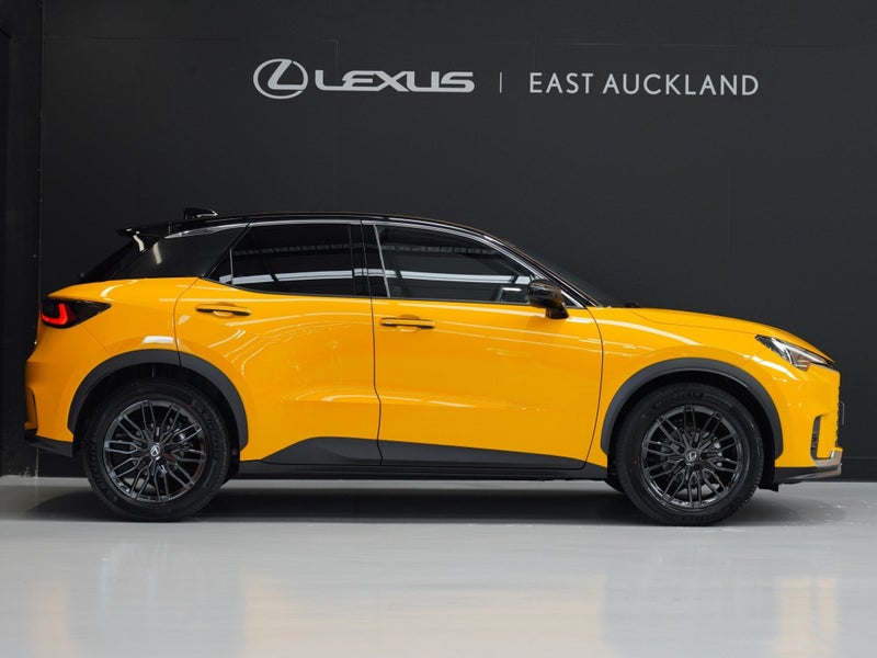 2026 Lexus LBX Cool 1.5P HEV ECVT FWD SUV/5D/5S image 5