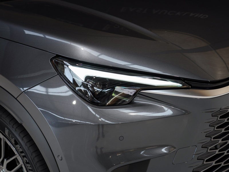 2026 Lexus LBX Cool 1.5P HEV ECVT FWD SUV/5D/5S image 5