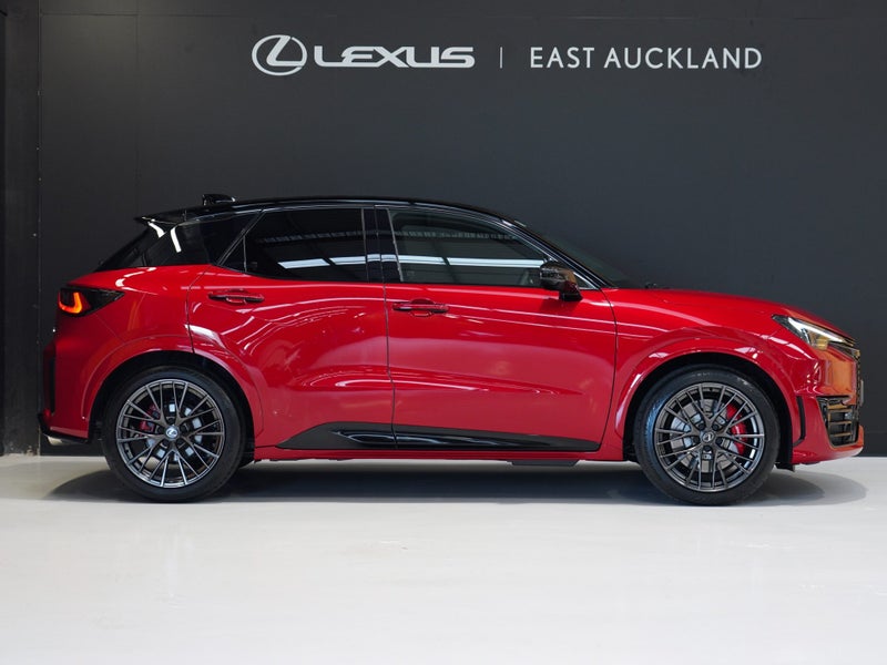 2026 Lexus LBX Morizo RR 1.6PT 8AT AWD SUV/5D/5S image 3