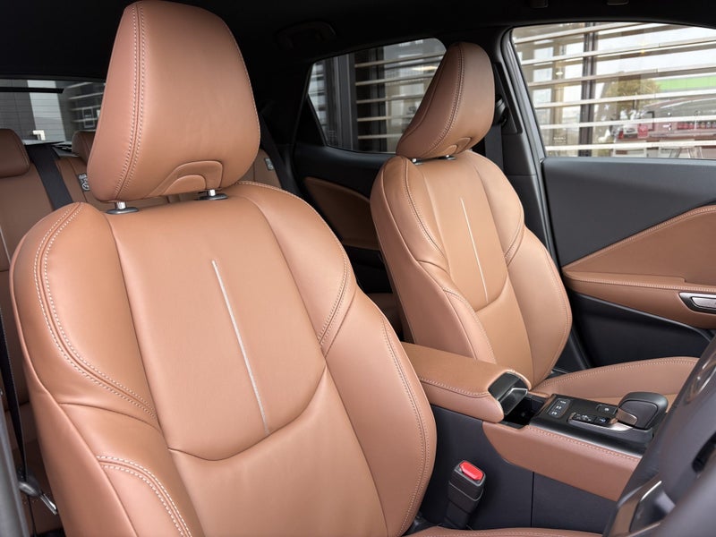 2026 Lexus LBX Relax 1.5L Hybrid image 2