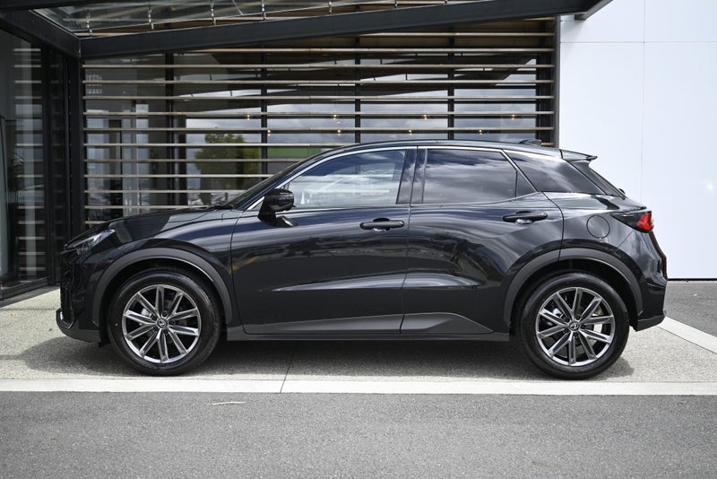 2026 Lexus LBX Relax 1.5L Hybrid image 4