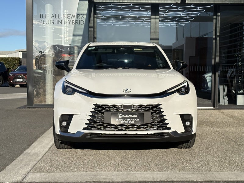 2026 Lexus LBX Relax 1.5L Hybrid image 3