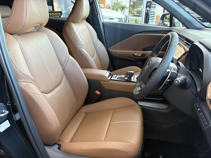 2026 Lexus LBX Relax 1.5L Hybrid image 2