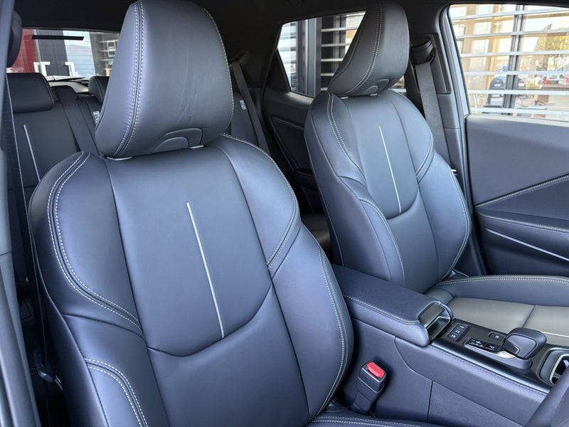 2026 Lexus LBX Relax 1.5L Hybrid image 2