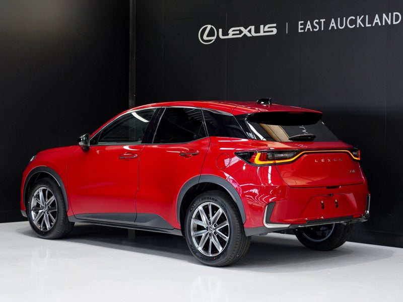 2026 Lexus LBX Relax 1.5P HEV ECVT FWD SUV/5D/5S image 2