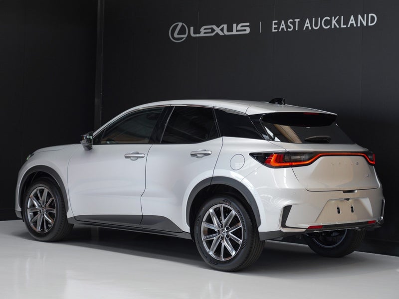 2026 Lexus LBX Relax 1.5P HEV ECVT FWD SUV/5D/5S image 2