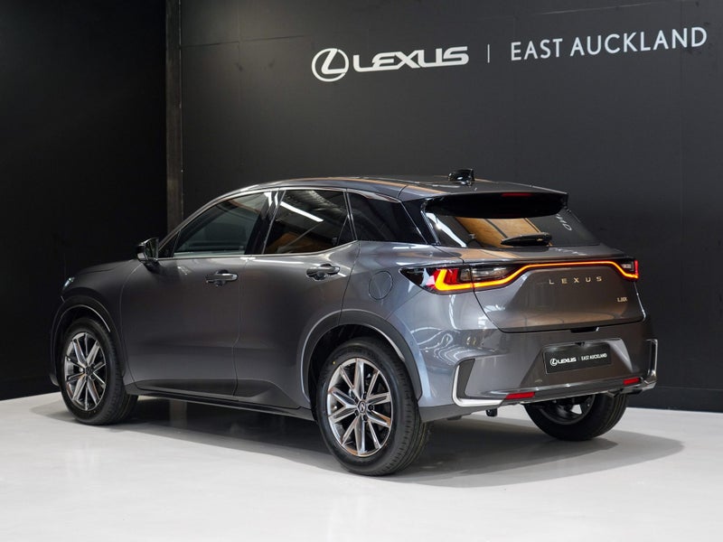 2026 Lexus LBX Relax 1.5P HEV ECVT FWD SUV/5D/5S image 2
