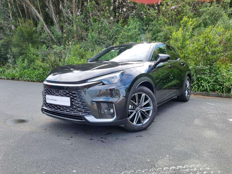 2026 Lexus LBX Relax 1.5P Hybrid AWD SUV image 3