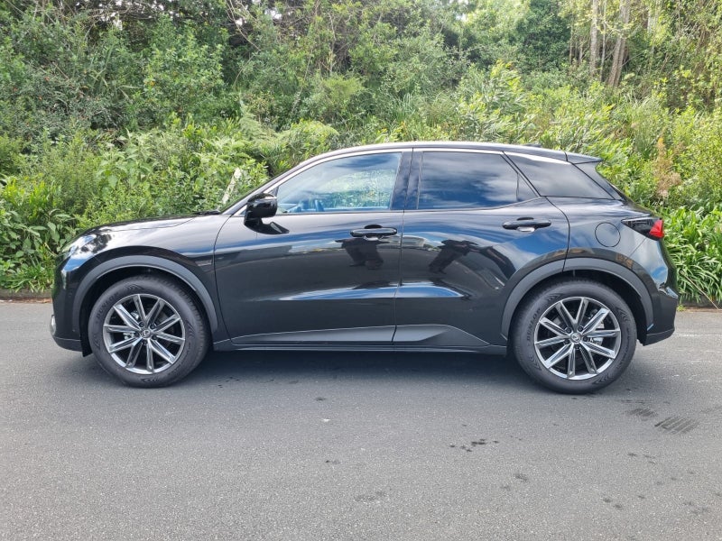 2026 Lexus LBX Relax 1.5P Hybrid AWD SUV image 4