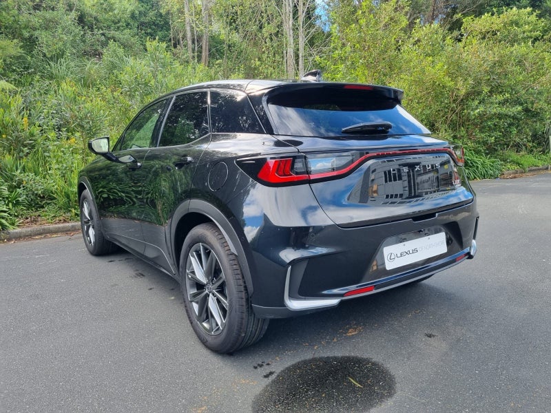 2026 Lexus LBX Relax 1.5P Hybrid AWD SUV image 5