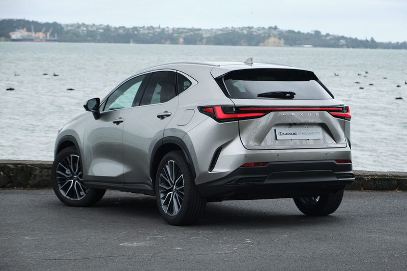 2026 Lexus NX 350h Limited image 4