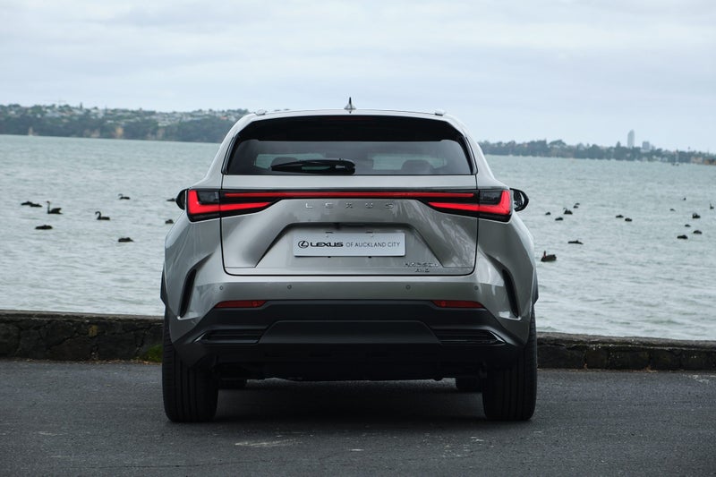2026 Lexus NX 350h Limited image 5