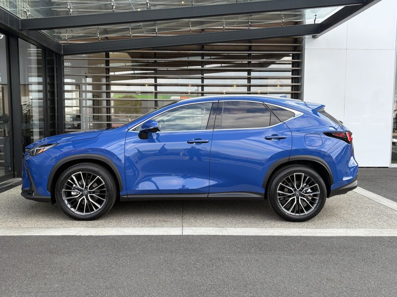 2026 Lexus NX 350h Limited image 5
