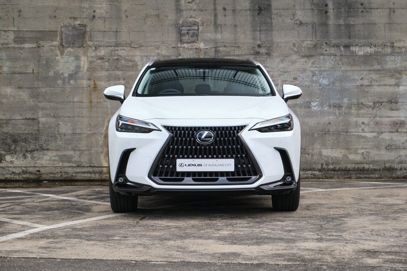 2026 Lexus NX 350h Limited image 2