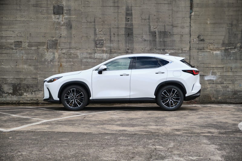 2026 Lexus NX 350h Limited image 3