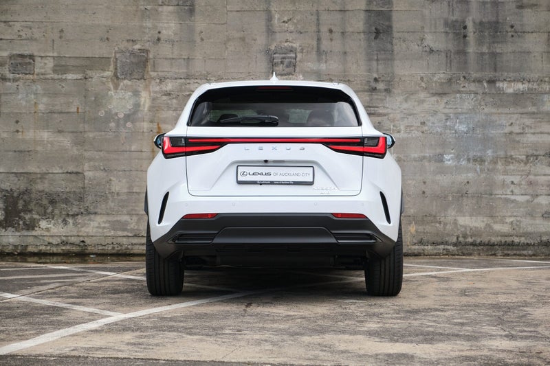 2026 Lexus NX 350h Limited image 5