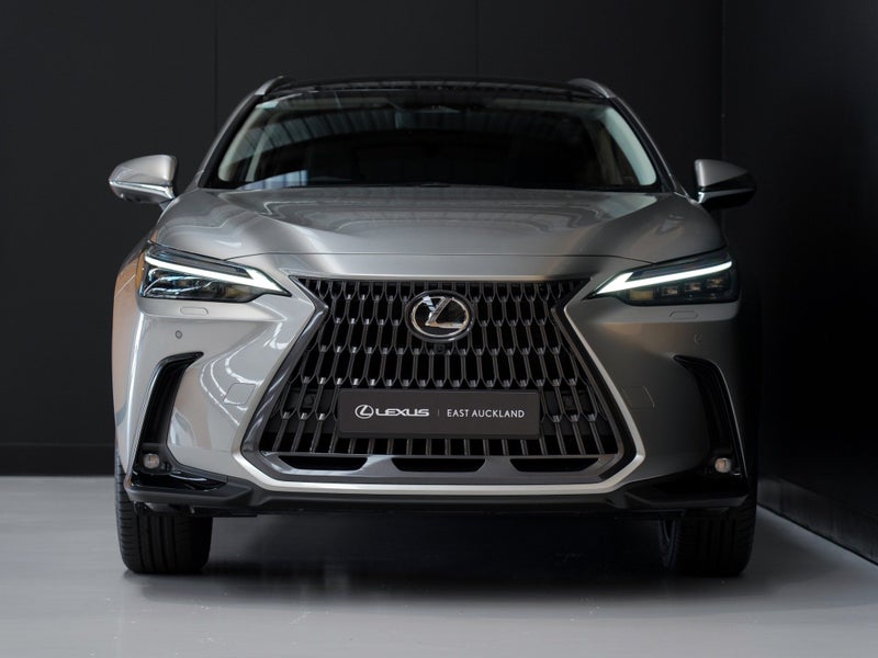 2026 Lexus NX 350h Limited 2.5P HEV ECVT AWD SU... image 4
