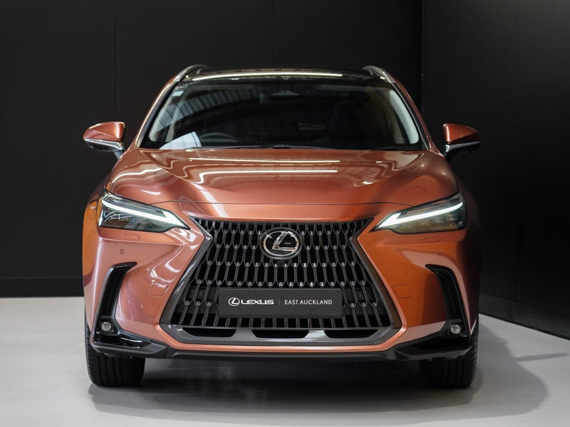 2026 Lexus NX 350h Limited 2.5P HEV ECVT AWD SU... image 4