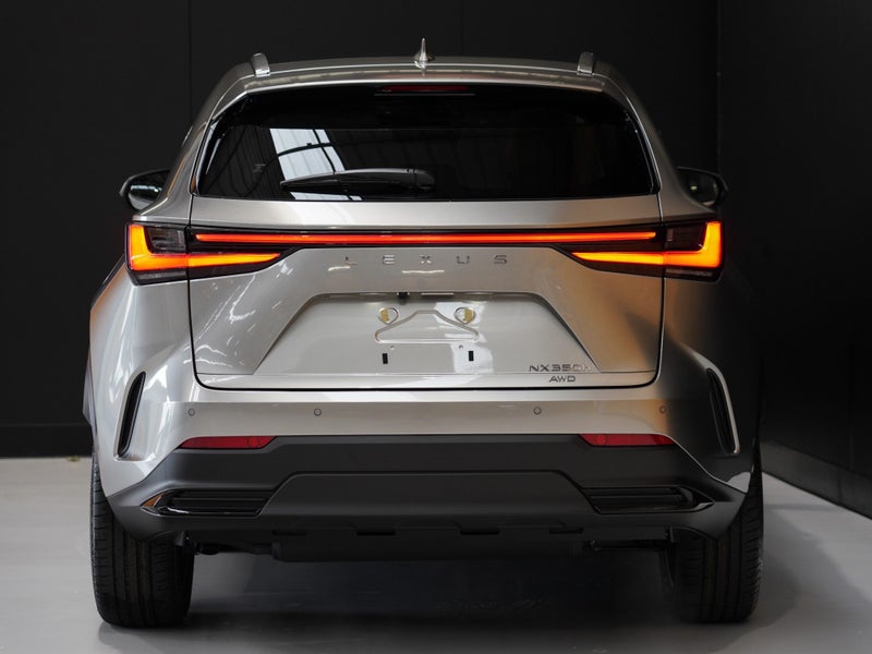 2026 Lexus NX 350h Limited 2.5P HEV ECVT AWD SU... image 5