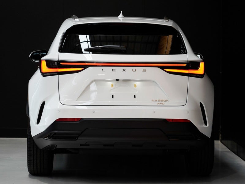 2026 Lexus NX 350h Limited 2.5P HEV ECVT AWD SU... image 4