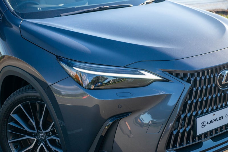 2026 Lexus NX 350h Limited 2.5P HEV ECVT AWD SUV image 3