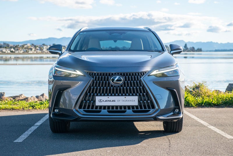 2026 Lexus NX 350h Limited 2.5P HEV ECVT AWD SUV image 4