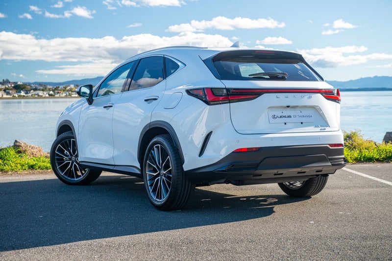 2026 Lexus NX 350h Limited 2.5P HEV ECVT AWD SUV image 2