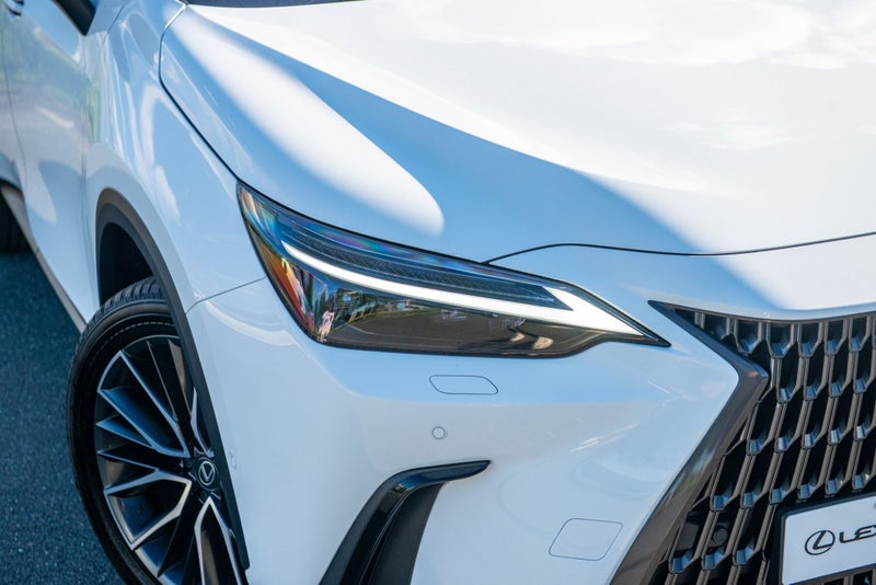 2026 Lexus NX 350h Limited 2.5P HEV ECVT AWD SUV image 3