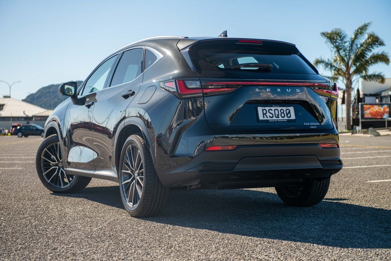 2026 Lexus NX 350h Limited 2.5P HEV ECVT AWD SUV image 2