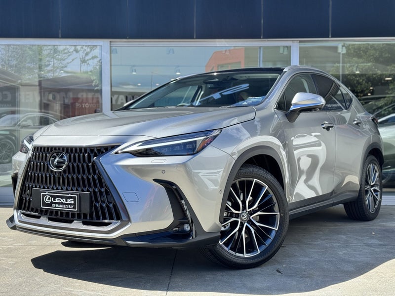 2026 Lexus NX 350h Limited 2.5Ph image 3