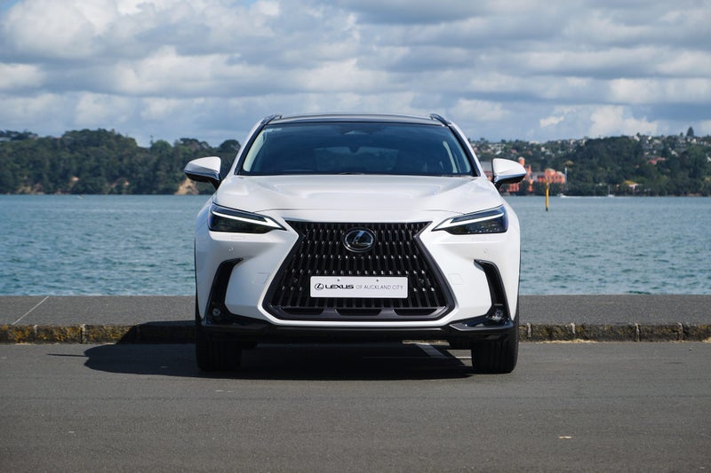 2026 Lexus NX 350h Limited image 2