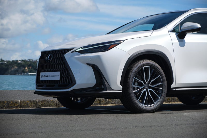 2026 Lexus NX 350h Limited image 4
