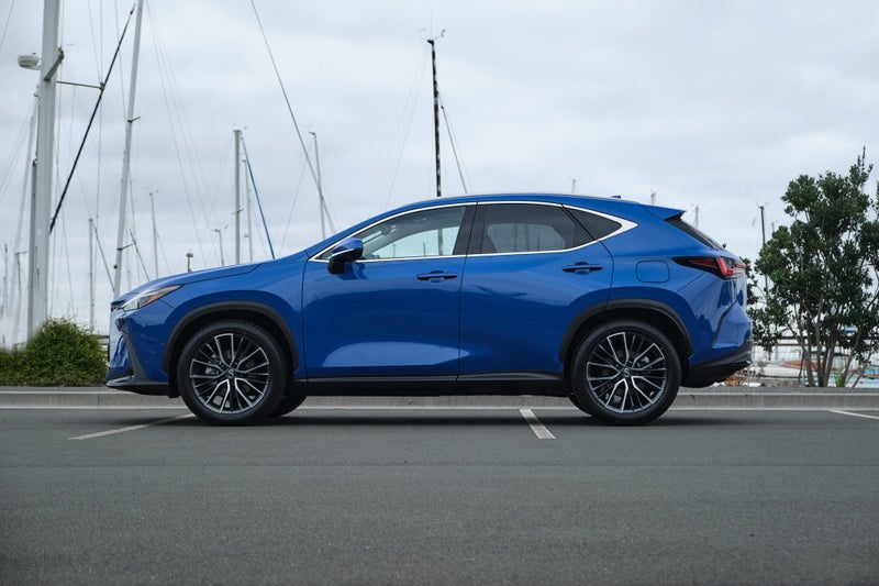 2026 Lexus NX 350h Limited image 3