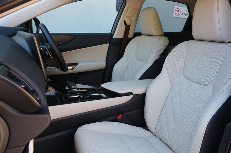 2026 Lexus NX 350h Limited image 4