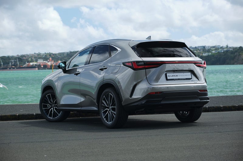 2026 Lexus NX 350h Limited image 5
