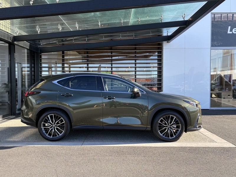 2026 Lexus NX 350h Limited AWD image 5