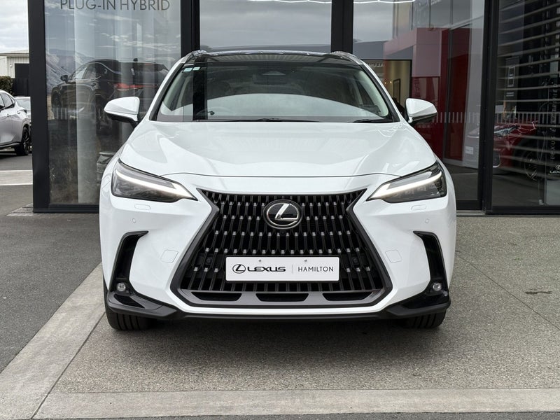 2026 Lexus NX 350h Limited AWD image 3