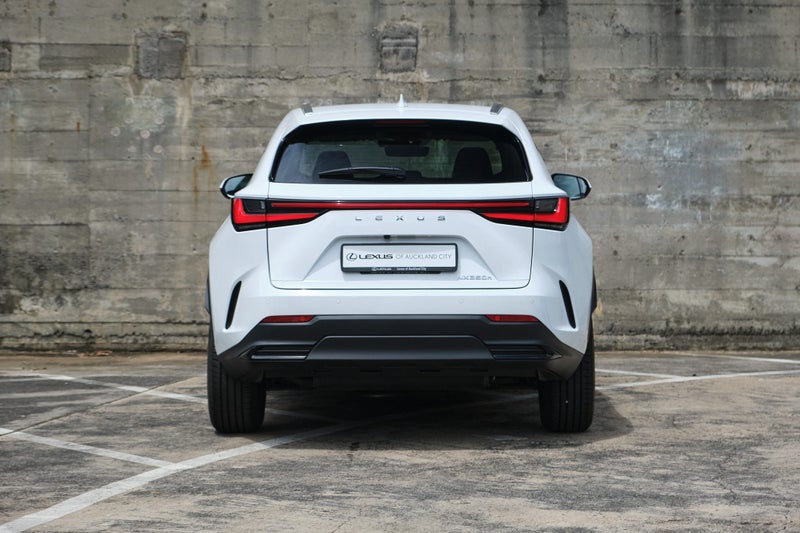 2026 Lexus NX 350h Premium image 5