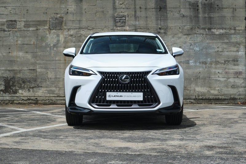 2026 Lexus NX 350h Premium image 3
