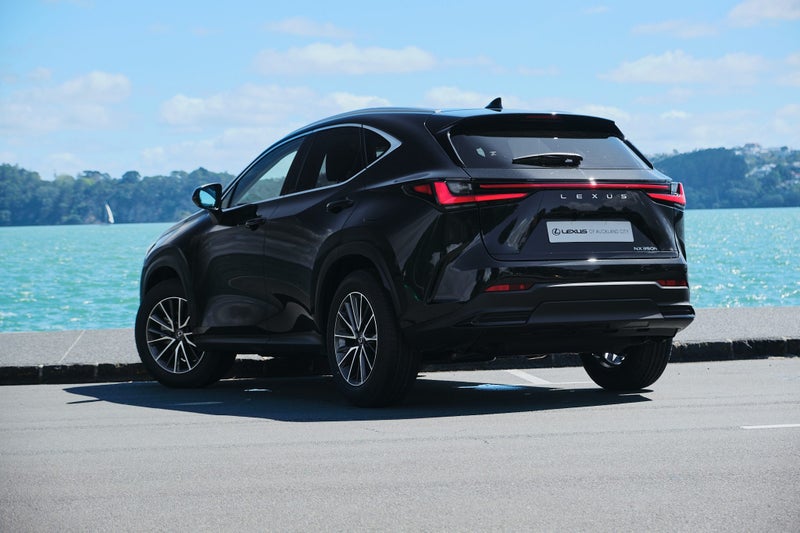 2026 Lexus NX 350h Premium image 3